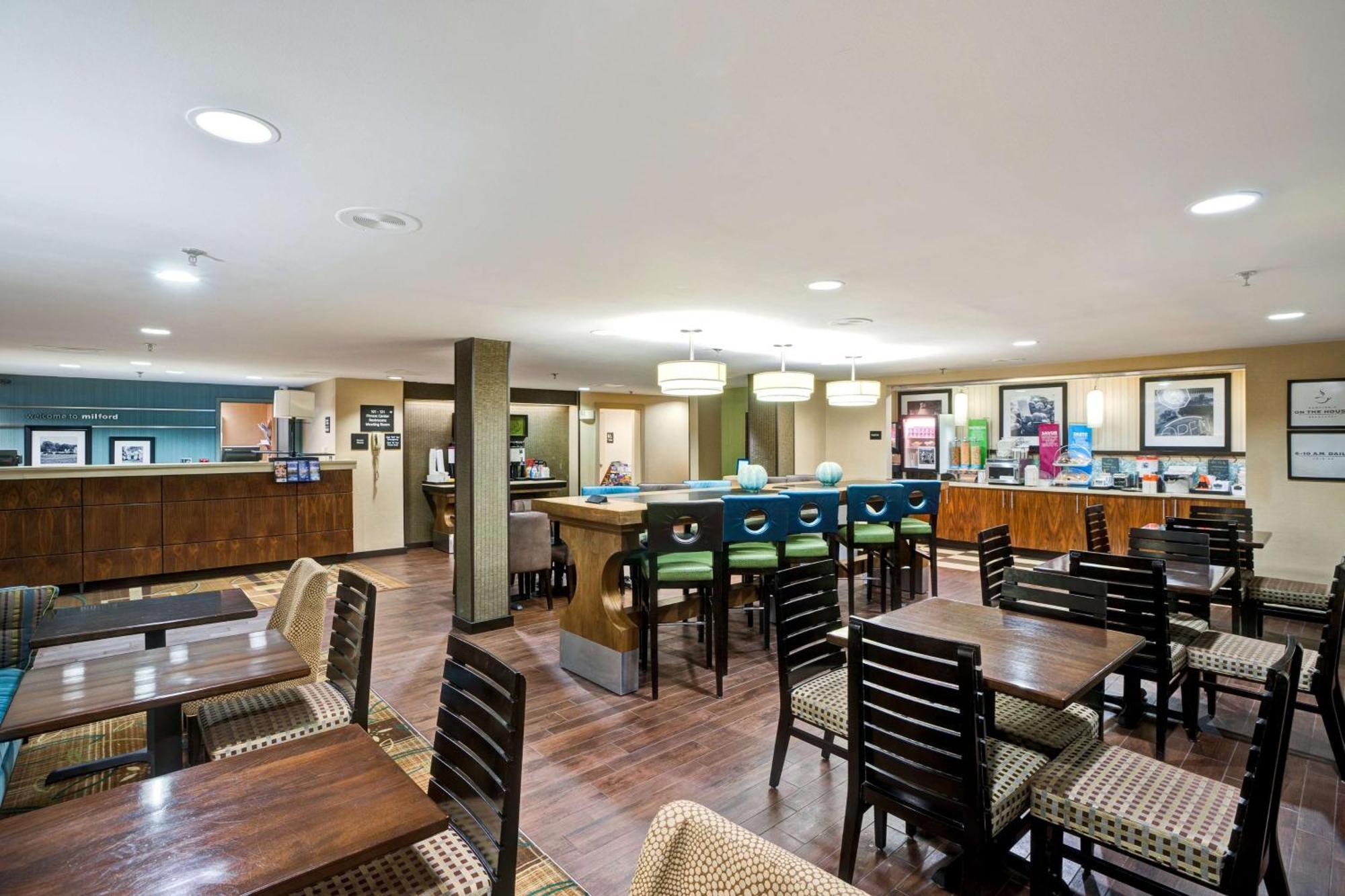 Hampton Inn By Hilton Milford Exterior foto