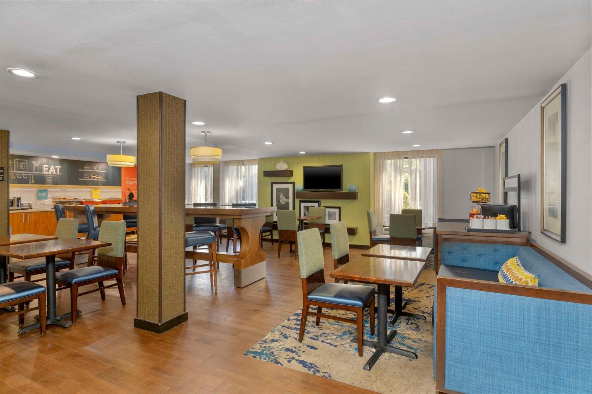 Hampton Inn By Hilton Milford Exterior foto
